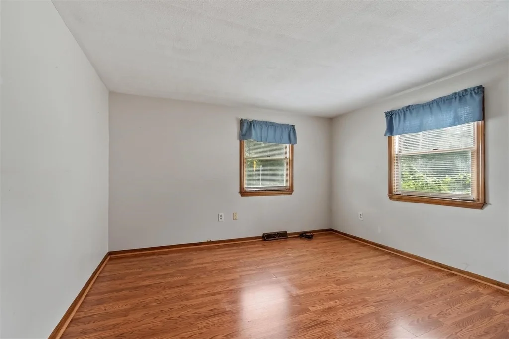 Photo of 170 Townsend Ave