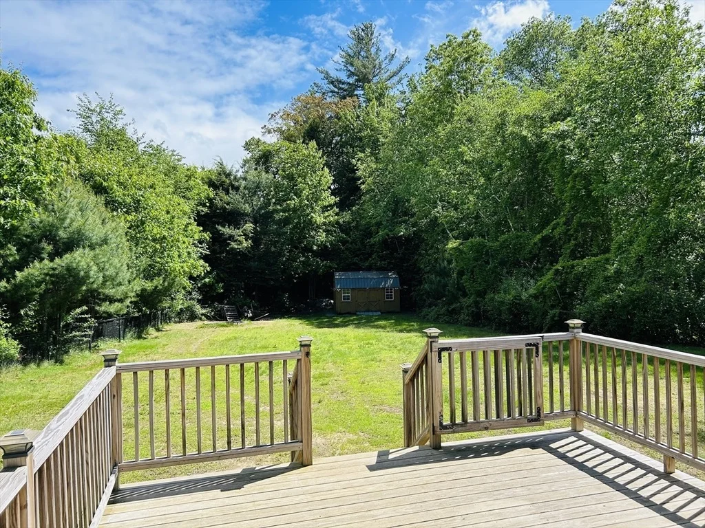 Photo of 32 Sandy Pine Rd