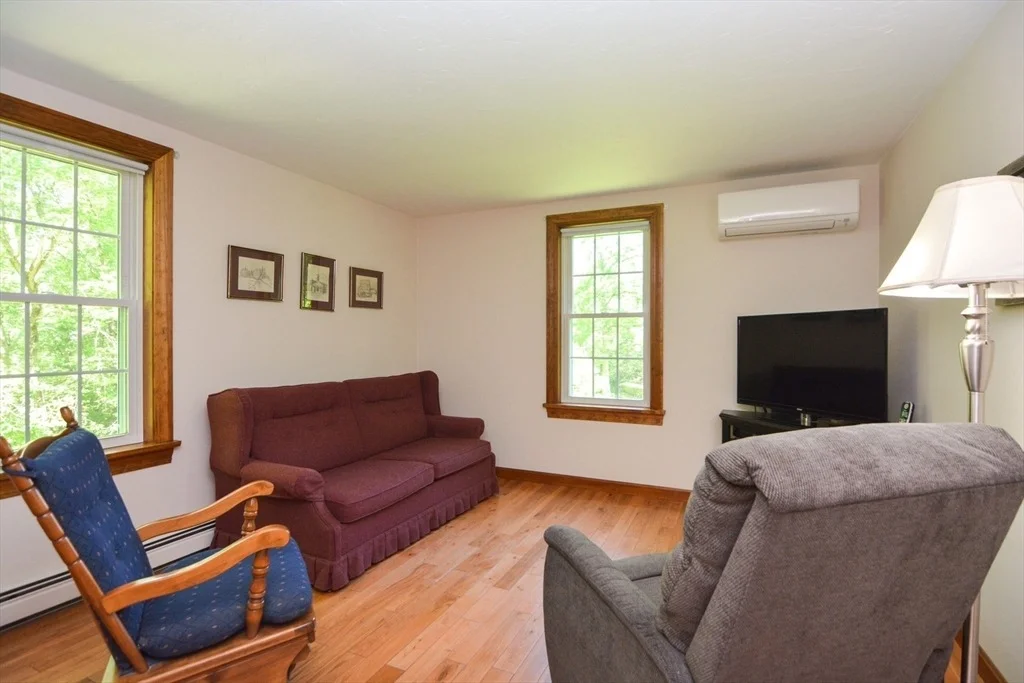 Photo of 33 Rockmeadow Rd Ext