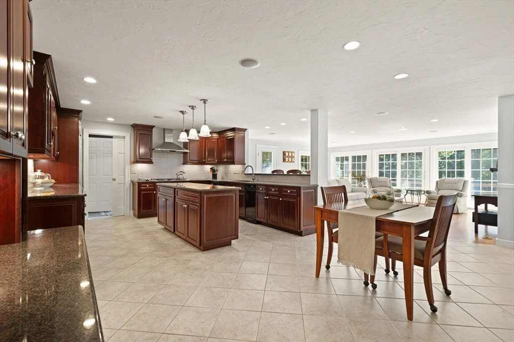 Photo of 9 Bogastow Circle