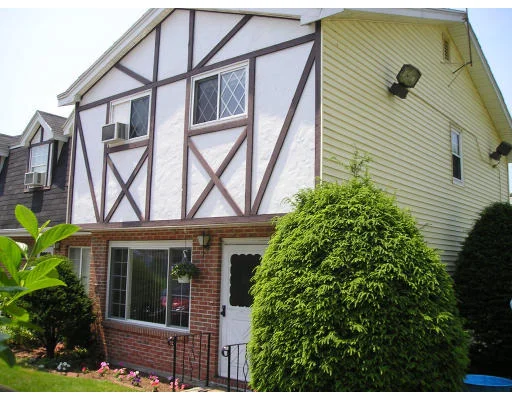 Photo of Unit 25D at 945 Riverside Drive
