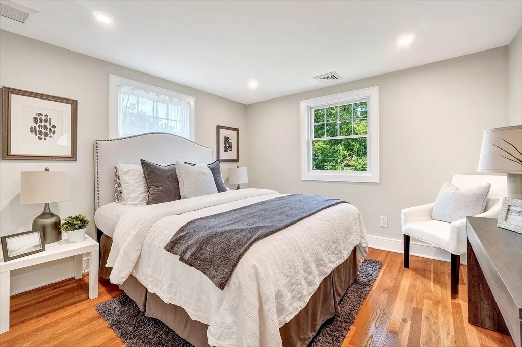 Photo of 28 Fieldstone Dr