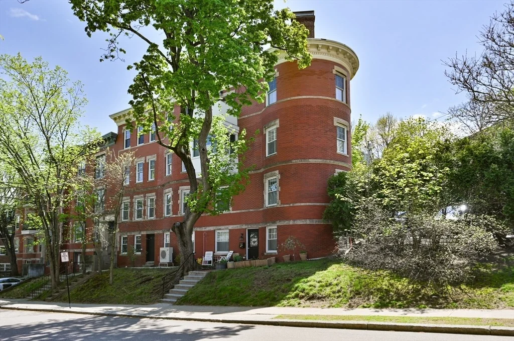 Photo of Unit 3 at 8 Colbourne Cres