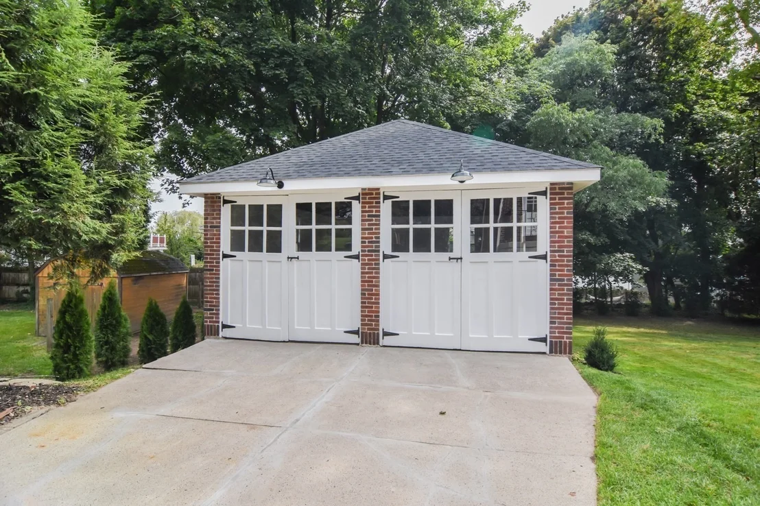 Photo of 19 Stoneleigh Rd