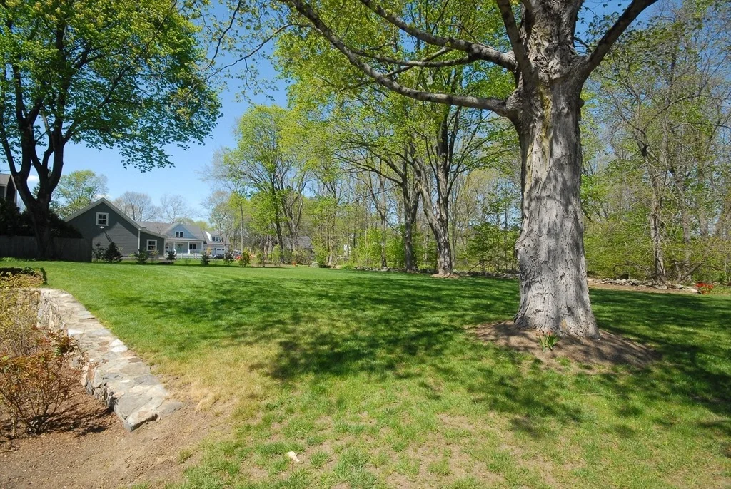 Photo of 353 Thoreau St