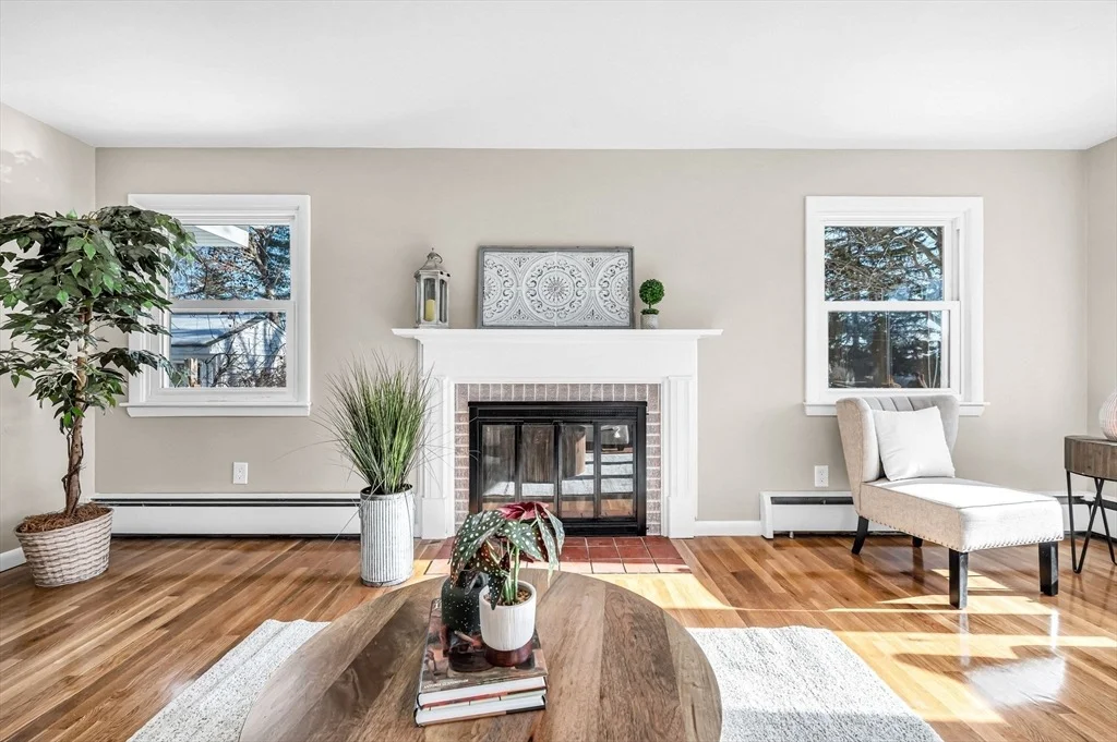 Photo of 32 Debra Dr