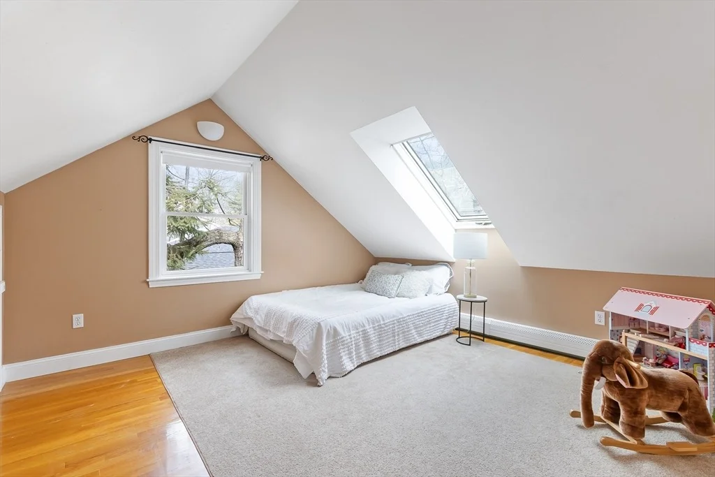 Photo of 663 Greendale Ave