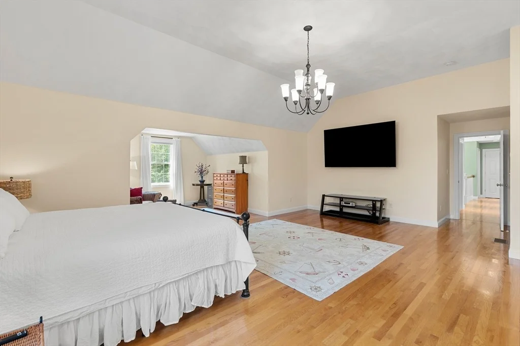 Photo of 10 Yankee Way