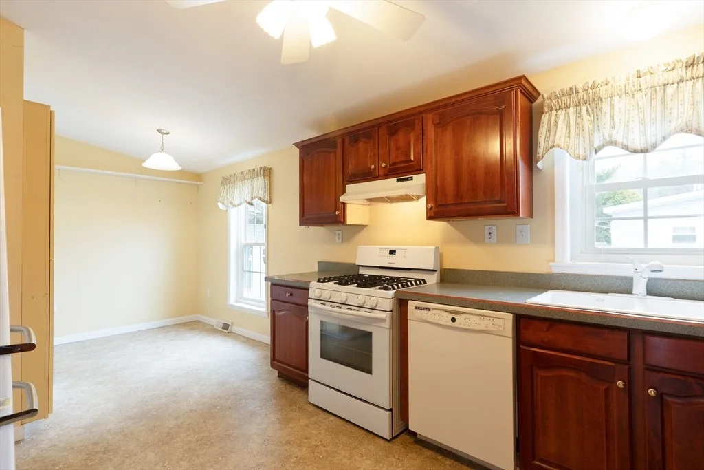 Photo of 18 Fox Run
