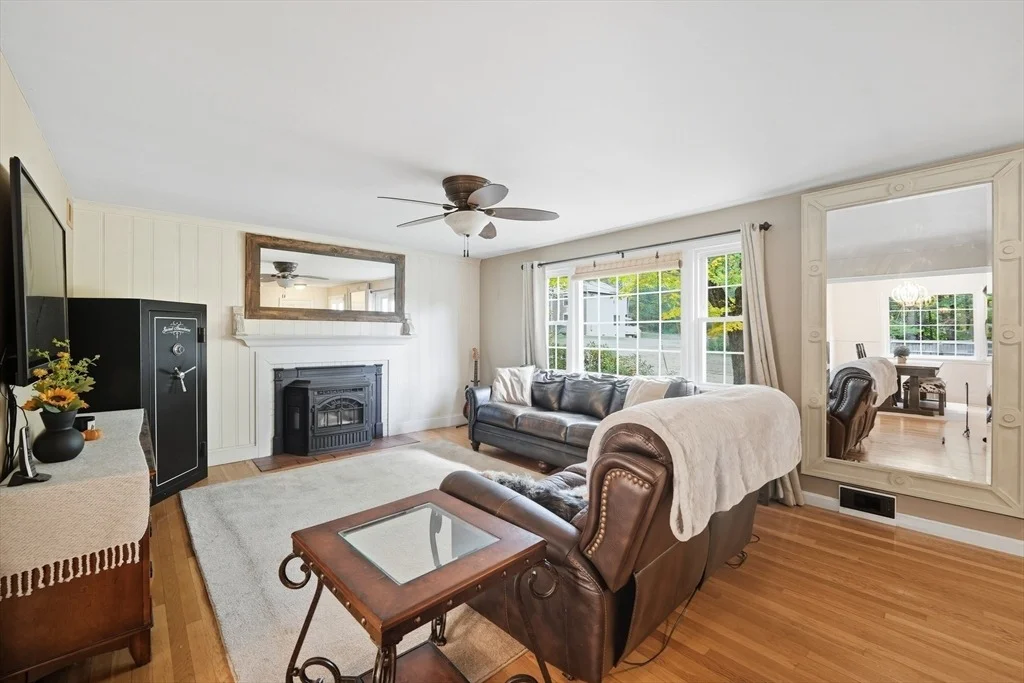 Photo of 11 Hickory Hill Dr
