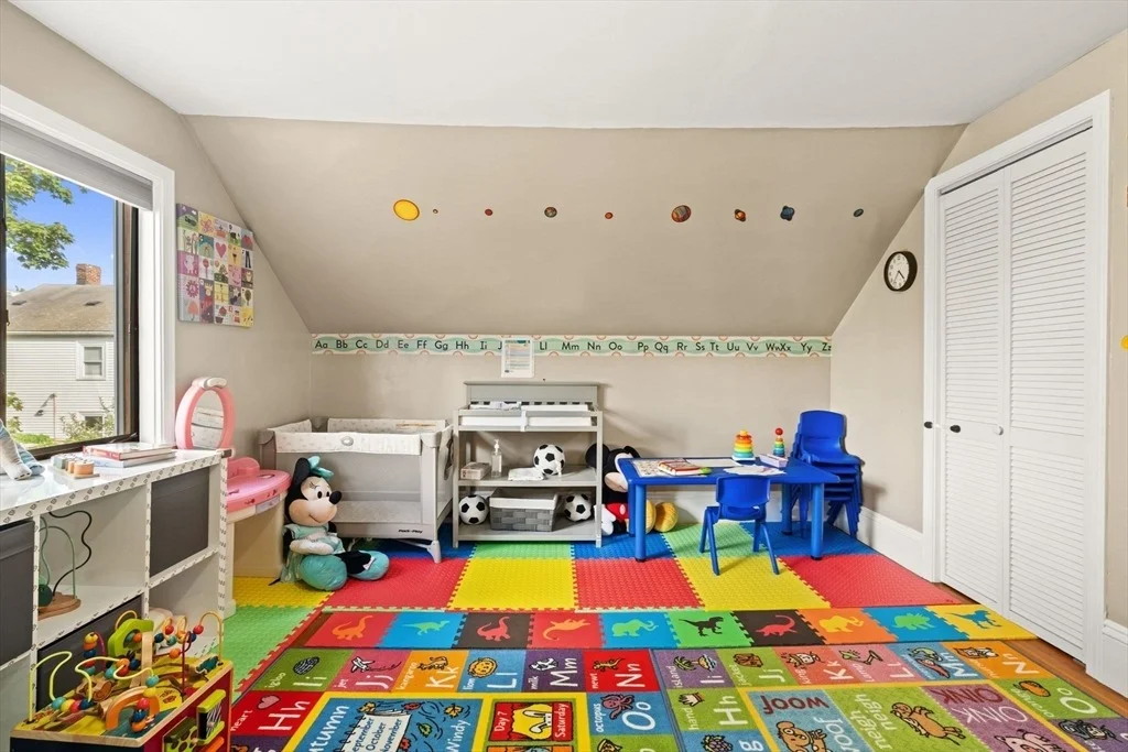 Photo of 48R Tappan Pl