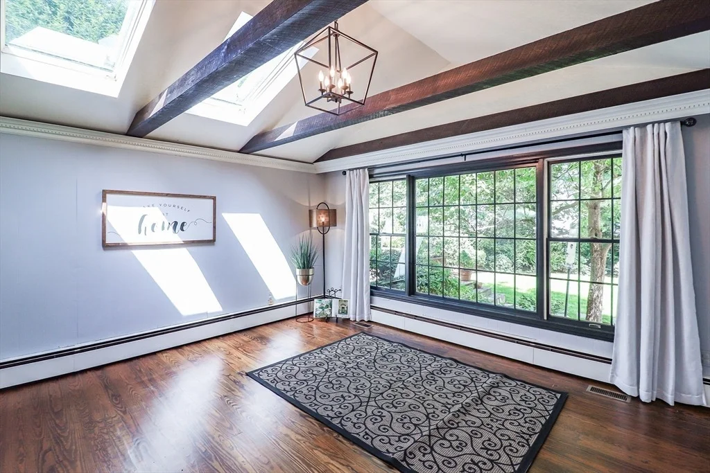 Photo of 595 Laurel Street