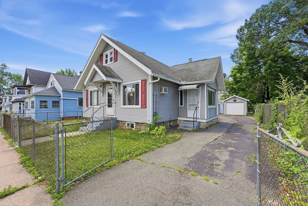 Photo of 136 Maynard St