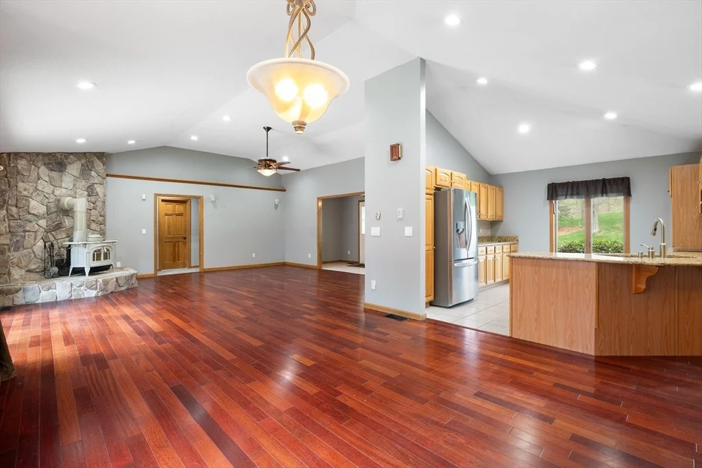 Photo of 4 Pearl Brook Road