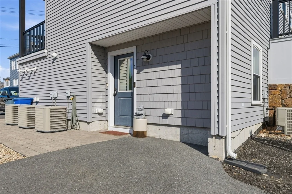 Photo of Unit 1 at 21 Summit Avenue