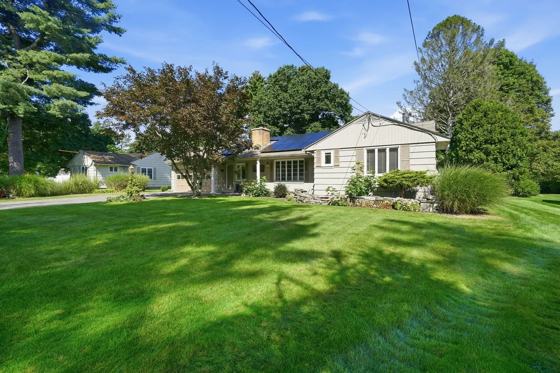 Photo of 8 Shady Ln