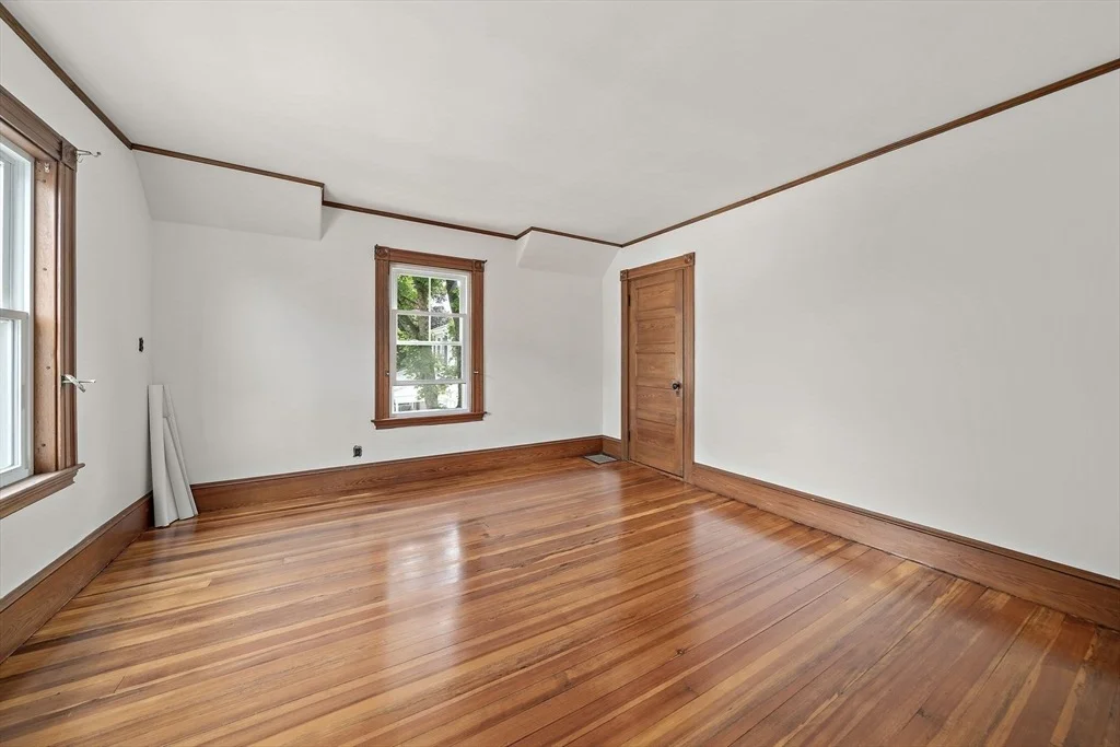 Photo of 8 May Avenue