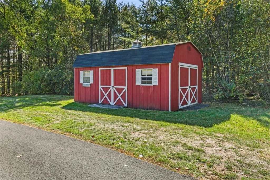 Photo of 480 Sharpners Pond Road
