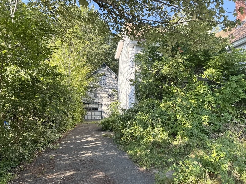 Photo of 37 Logan Ave