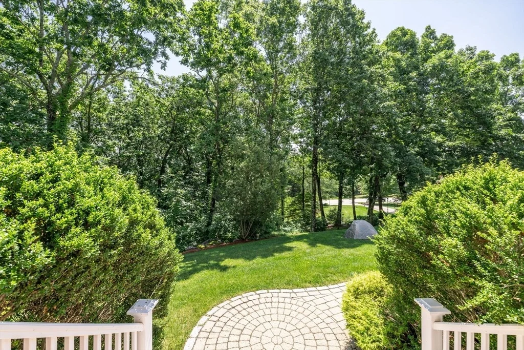 Photo of 22 Rhodes Dr