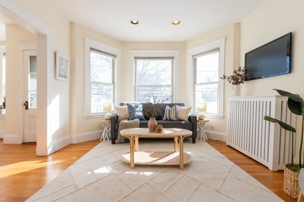 Photo of Unit 2 at 62 Everett St