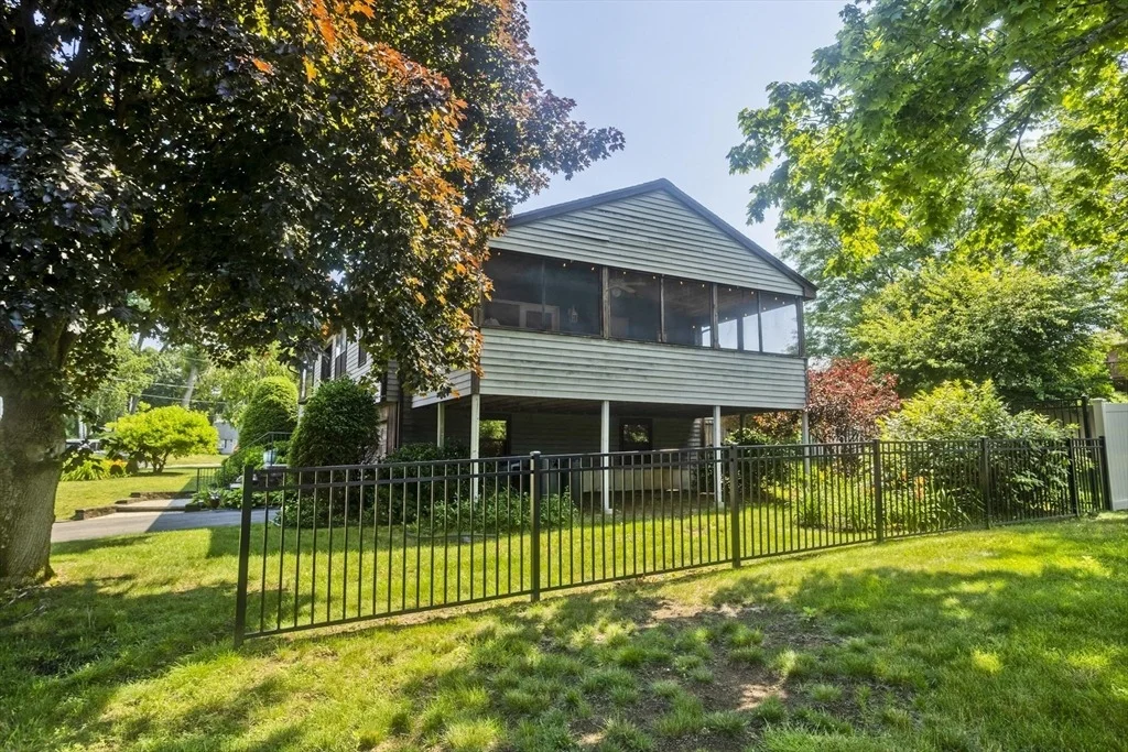 Photo of 9 Dowds Ln