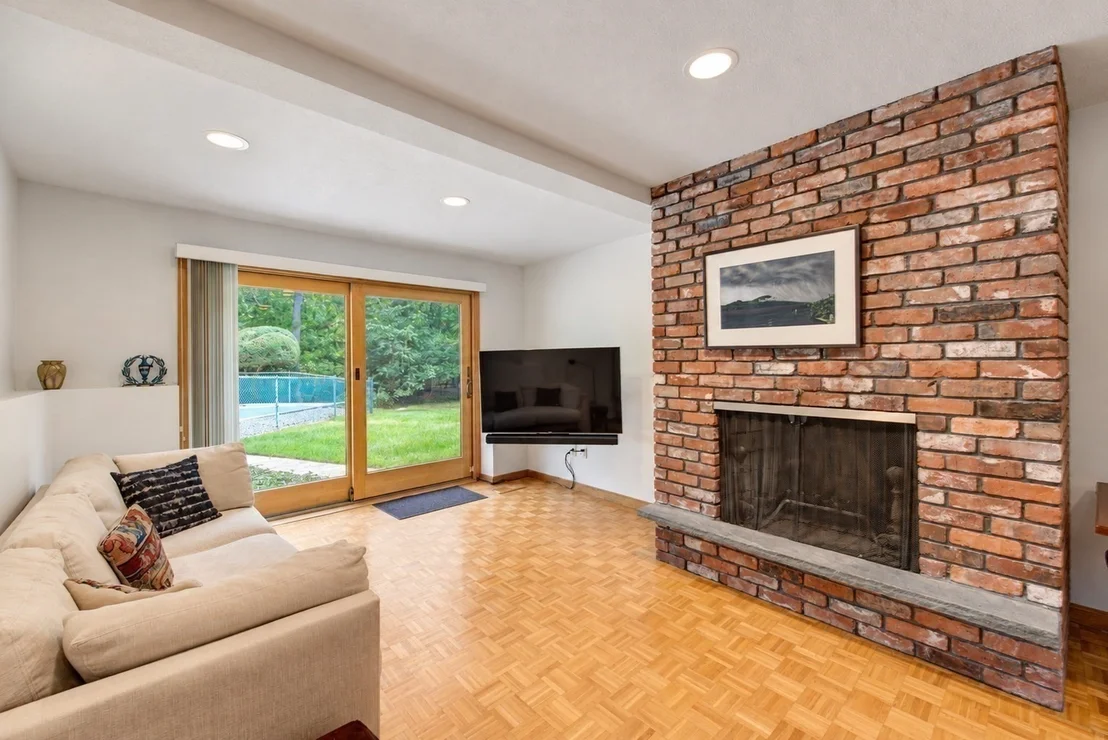 Photo of 9 West Ridge Dr
