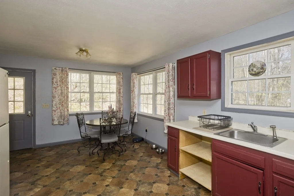 Photo of 300 Middlefield