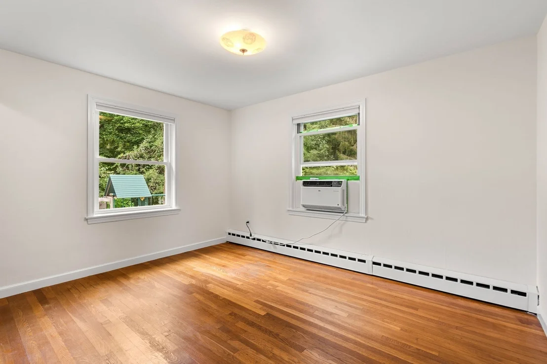Photo of 369 Main St