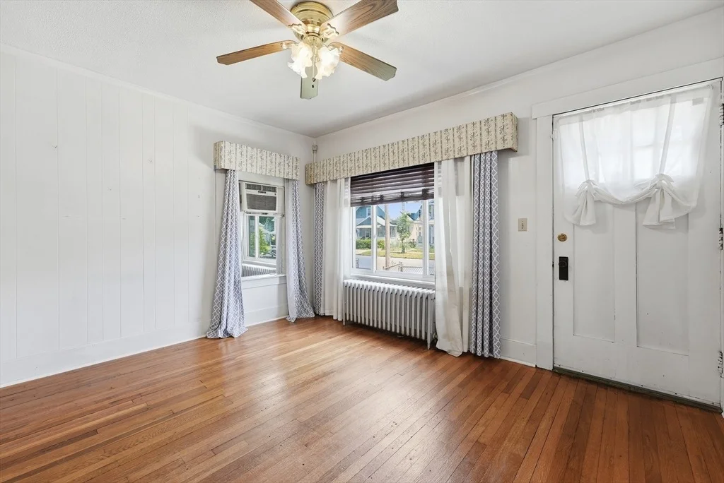 Photo of 136 Maynard St