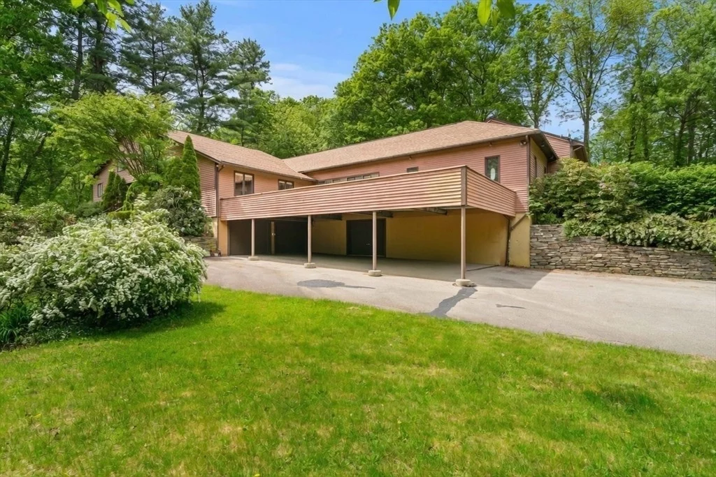 Photo of 29 Pine Ridge Rd