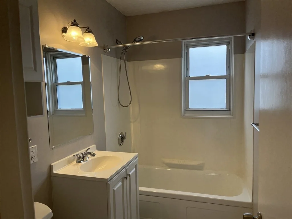 Photo of Unit C at 114 Colonial Cir