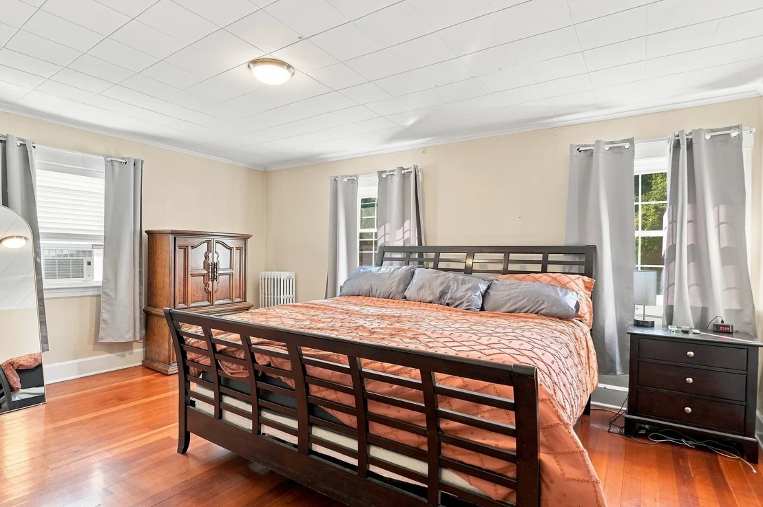 Photo of 43 Klebart Avenue