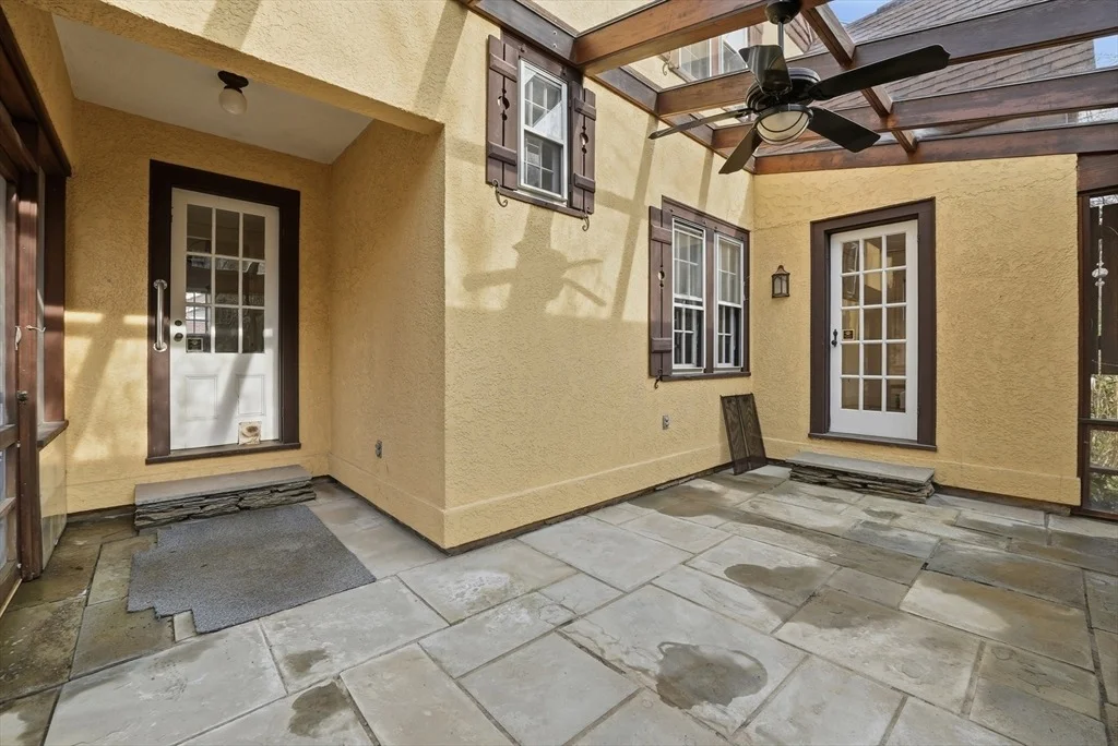 Photo of 104 Spring St