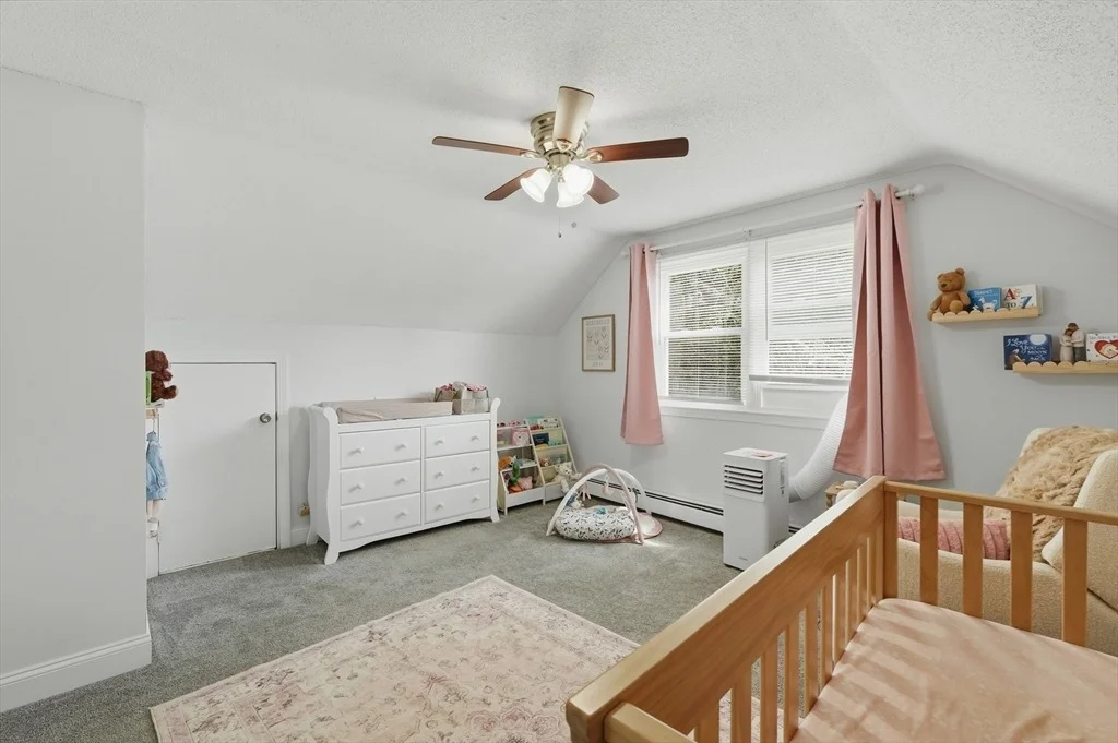 Photo of 134 Hathaway Commons Rd