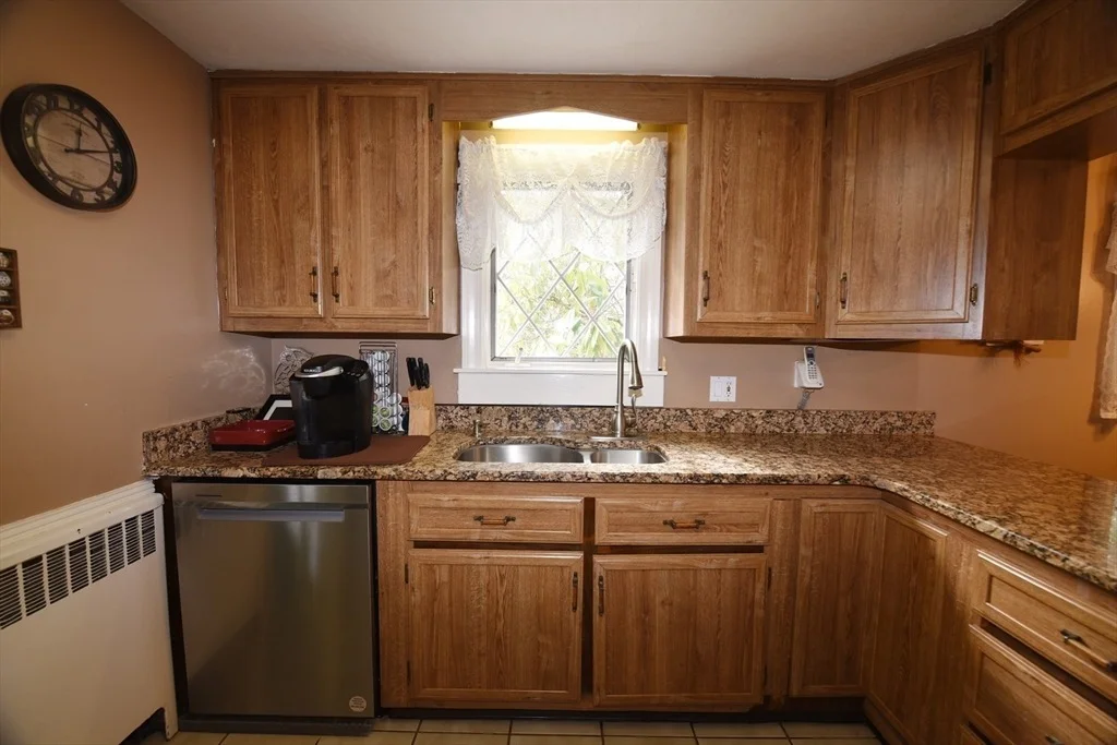 Photo of 366 Webster St