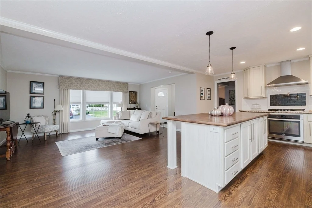 Photo of 210 Linsay Drive