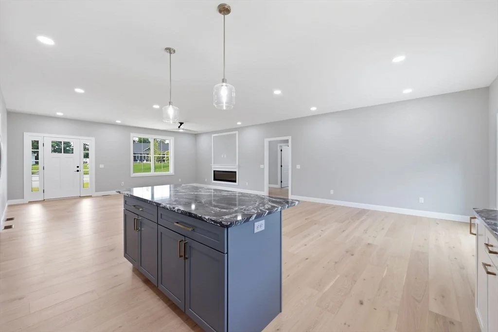 Photo of 17 Silvergrass Ln