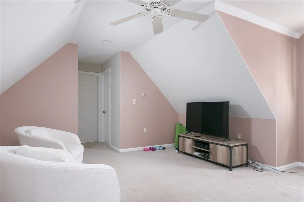 Photo of 2 Simon Davis Dr