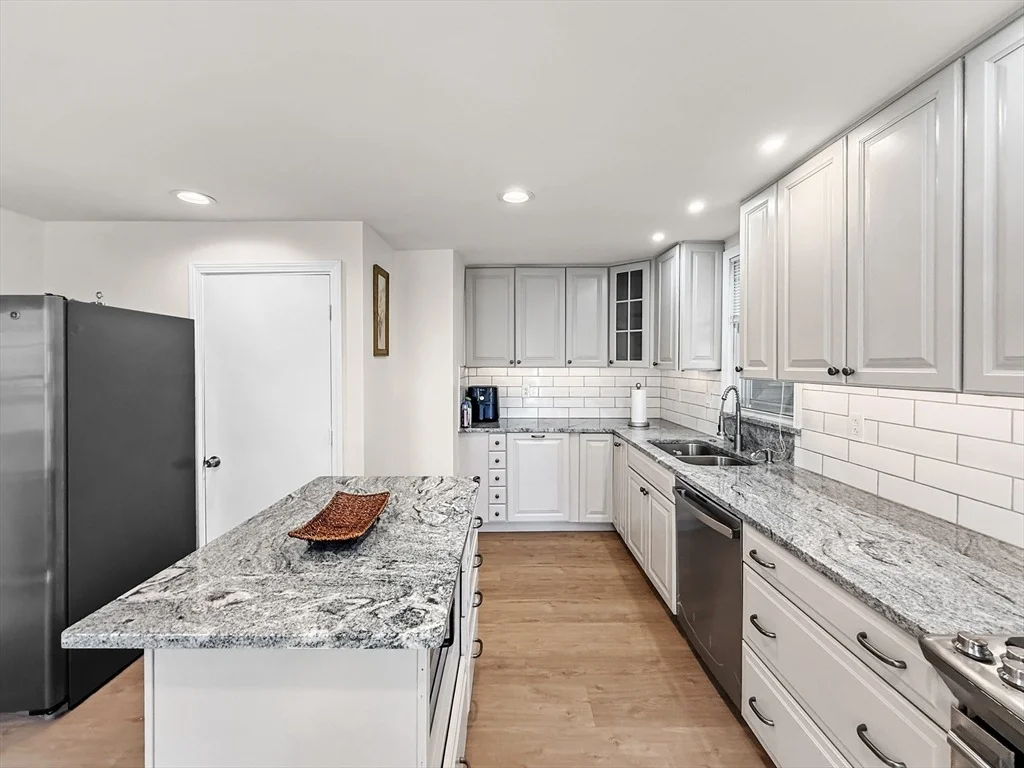 Photo of 76 Baldwin Ave