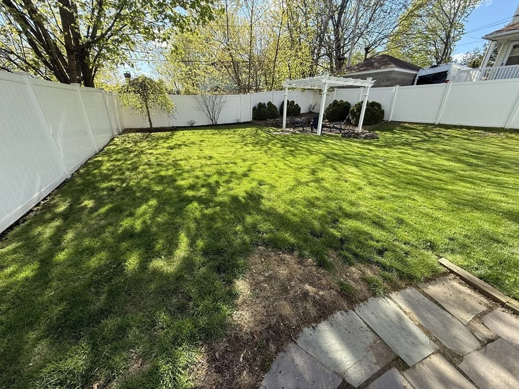 Photo of 12 Lamar Ave