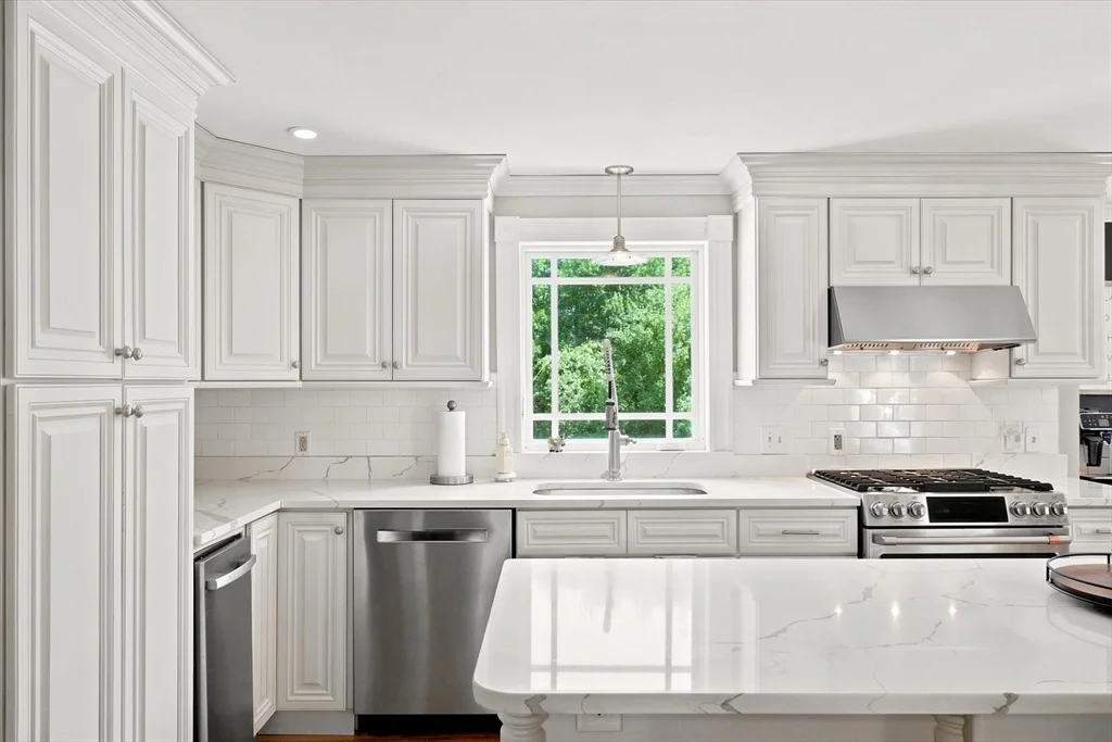Photo of 67 Surrey Dr