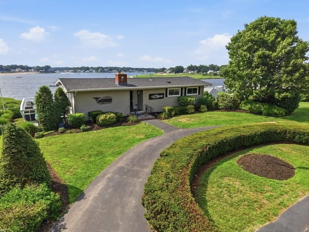 Photo of 79 Edgewater Dr