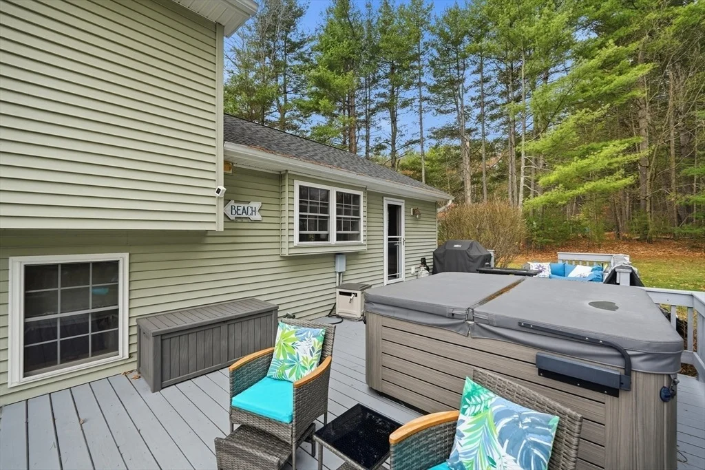 Photo of 7 Hillside Meadows Dr