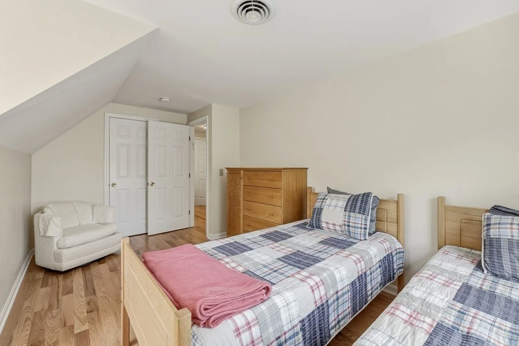 Photo of 5 Poets Corner Rd
