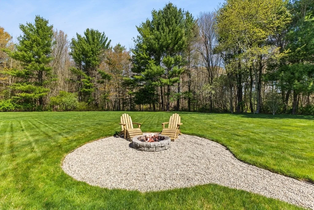 Photo of 353 Finch Rd