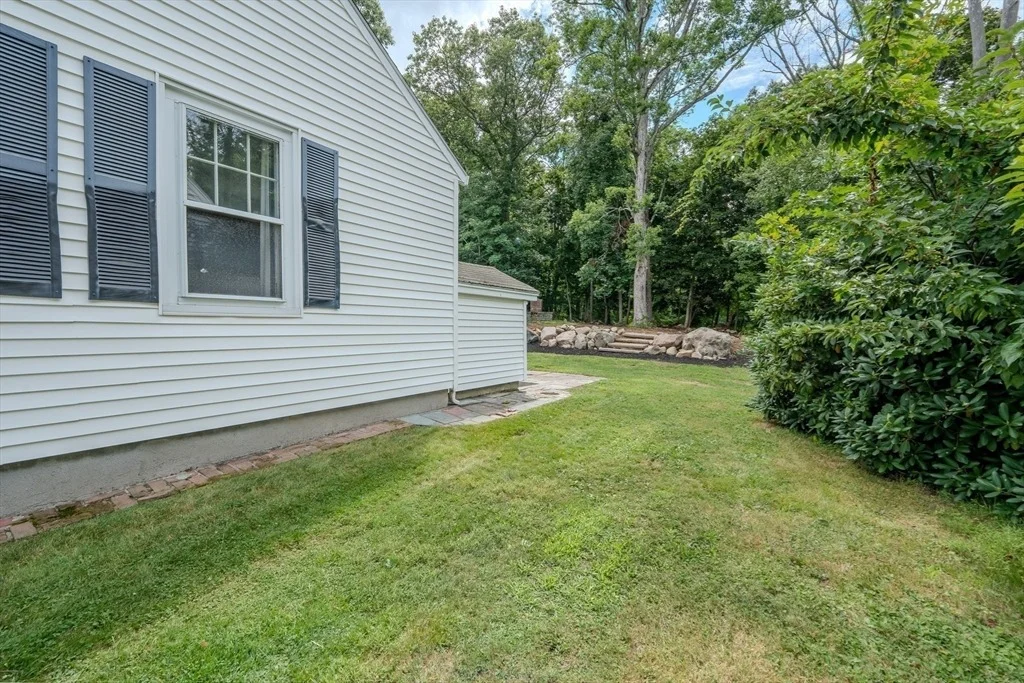 Photo of 40 Oneida Ave