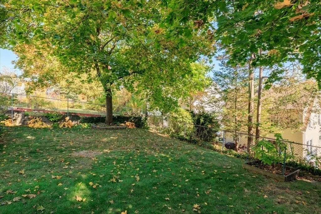 Photo of 40 Chisholm Rd