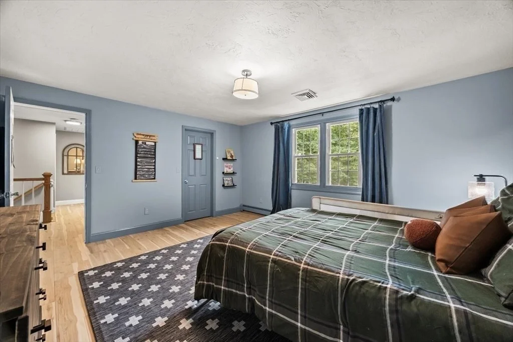Photo of 758 King St