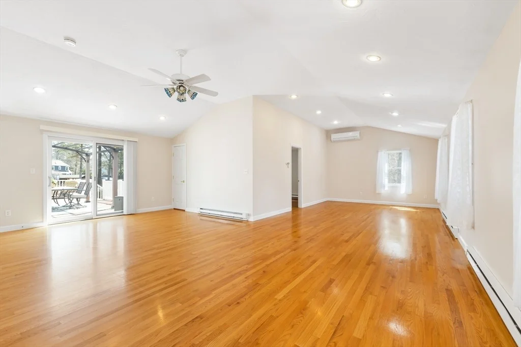 Photo of 47 Lakeview Ave